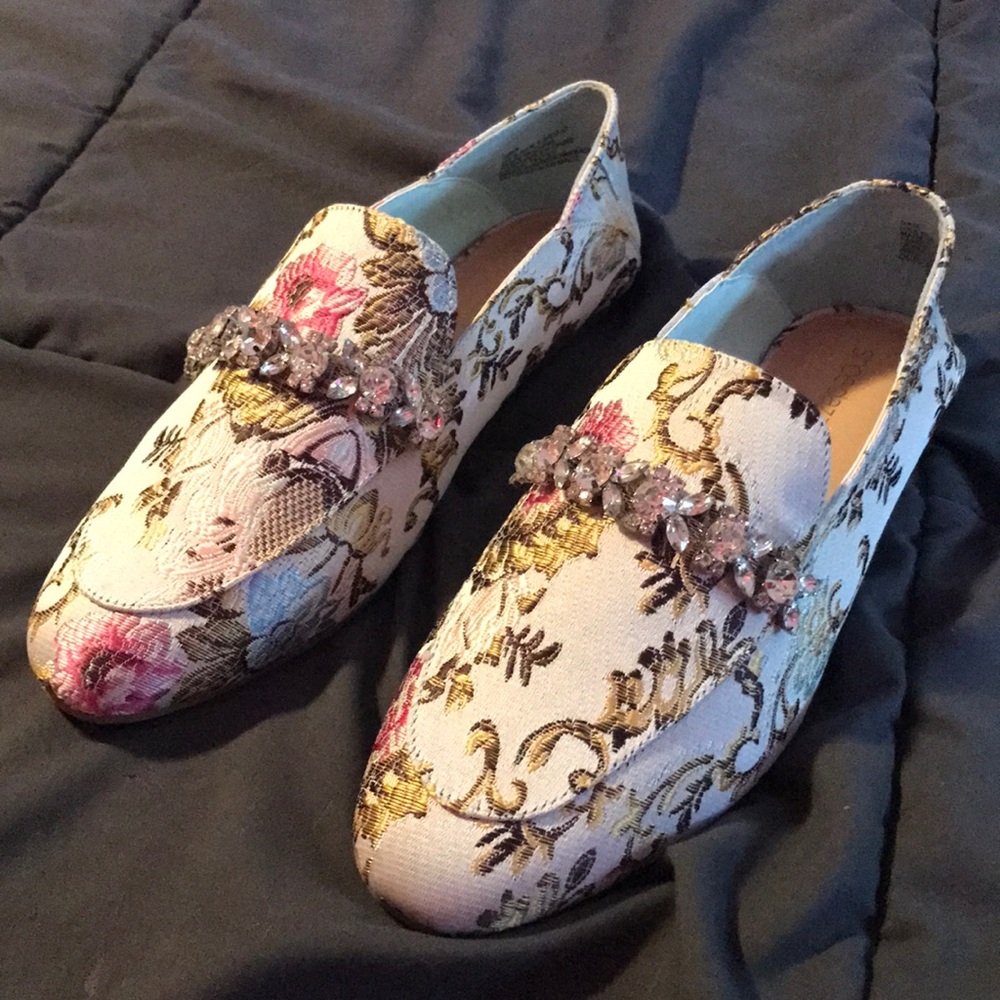 NWT - Gaia Jeweled Flat Loafer JustFab